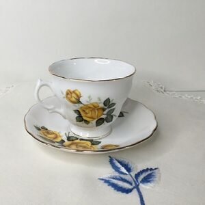 Royal Vale Yellow/Green Rose Tea Cup & Saucer Set Bone China England